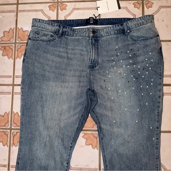 Who What Wear Blue Straight Leg Jeans with Embellishments - Picture 2 of 8